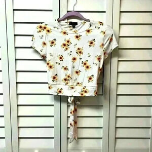 Faded Rose Short Sleeve Crop Sunflower Top Size Medium NWT